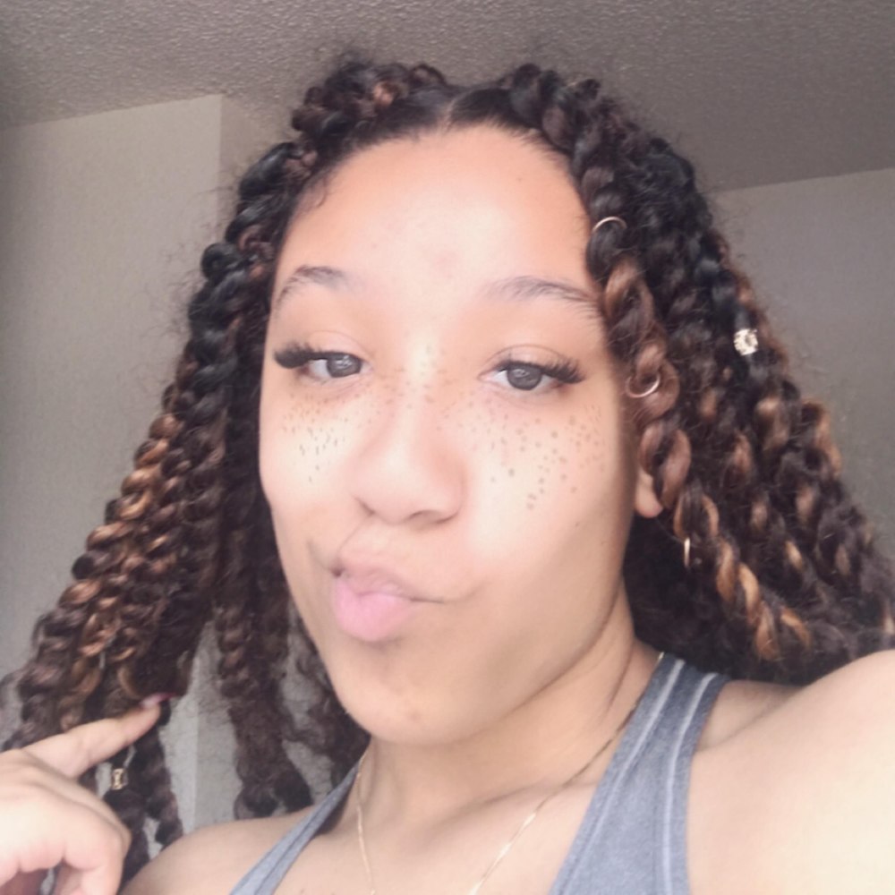 Meet your Posher, Meshelle